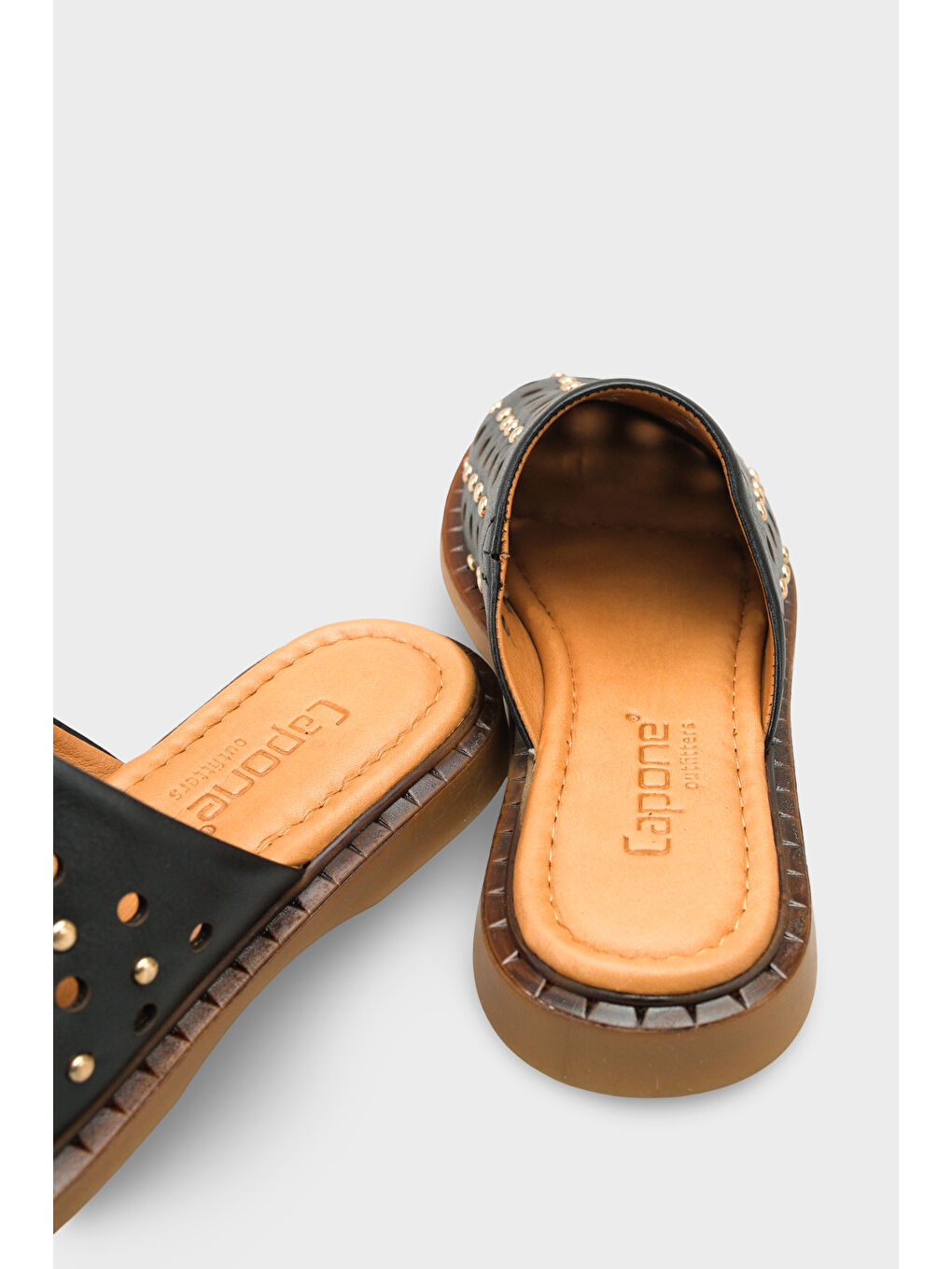 Siyah Lidia Hakiki Deri Düz Topuklu Zımbalı Kadın Sabo Terlik-3