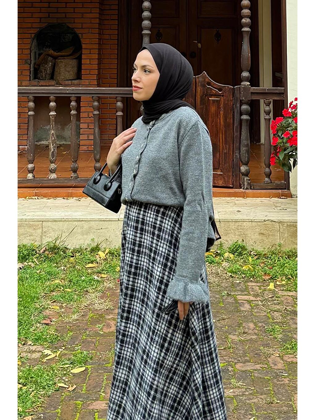 Fırfır Detaylı Hırka Gri-1