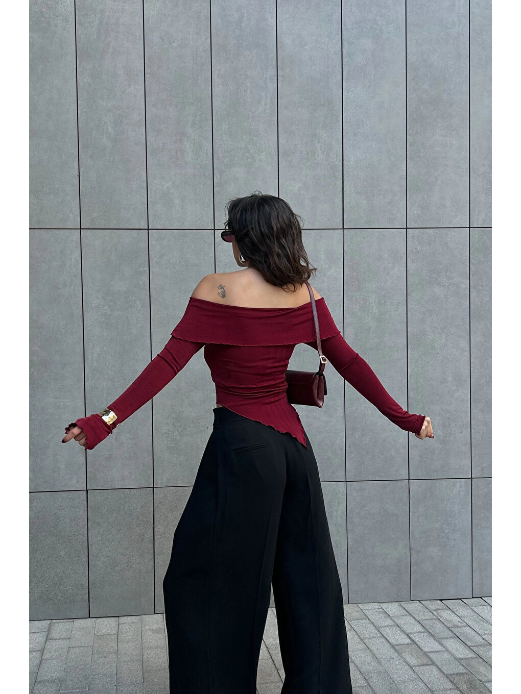 Kadın Bordo Madonna Yaka Uzun Kol Crop 0999-499220-8