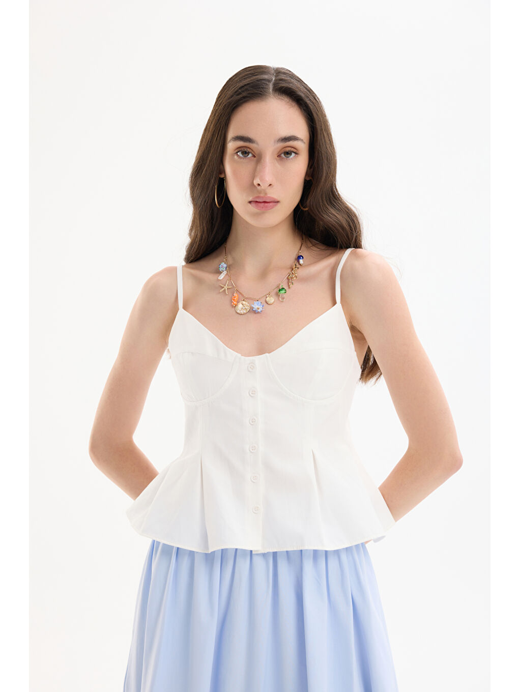 Pile Detaylı Düğmeli İnce Askılı Bluz Ekru