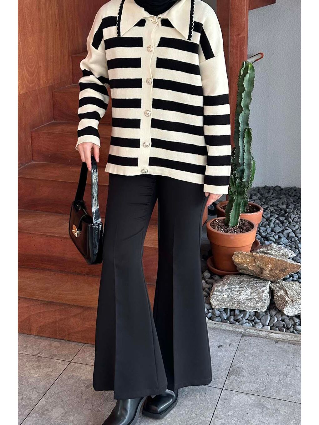 Madalyon Düğmeli Çizgili Triko Hırka Ekru-2