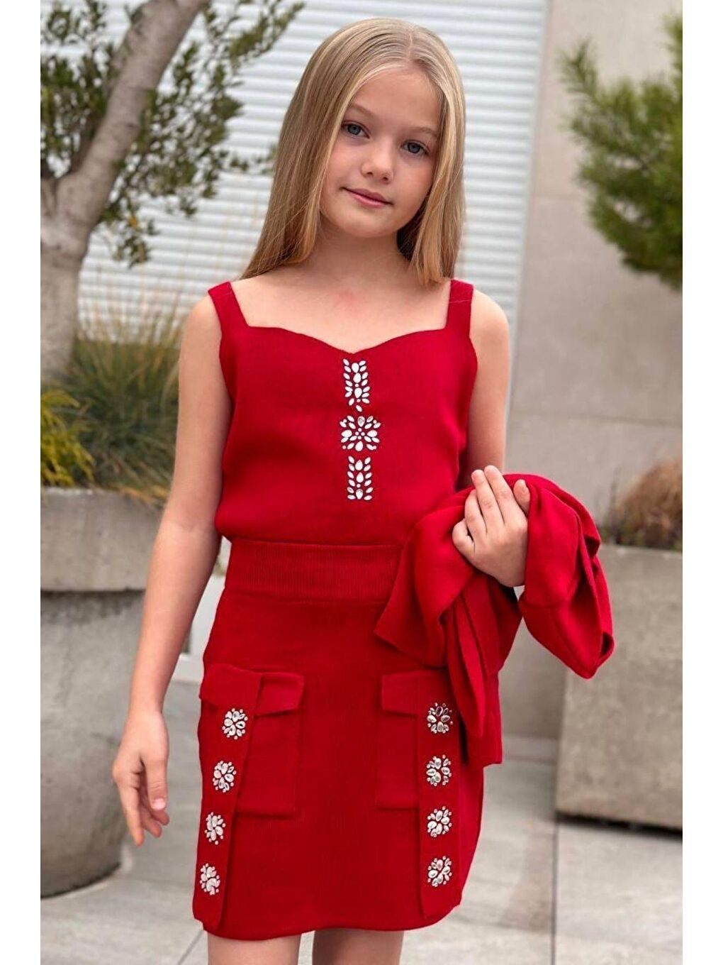 Kız Çocuk Askılı Bluz Hırka ve Elmas Taş İşlemeli Cepli Kırmızı Triko Etekli Takım-1