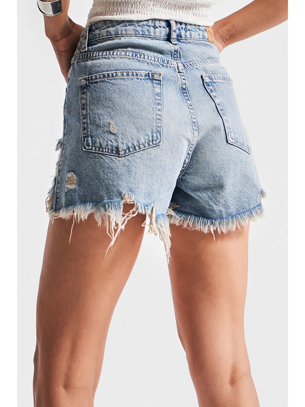 Mavi Kadın Jean Rengi 12s5-32 Mini Boy Yüksek Bel Curved Yırtık Detaylı Püsküllü %100 Pamuk Denim Şort-3