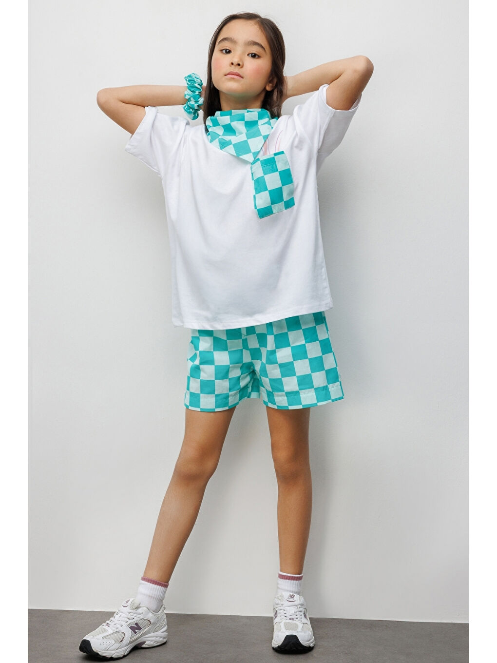 Yeşil Mint Tavşan Figürlü Dama Desenli Çocuk Tişört Şort İkili Takım - Cleo-1