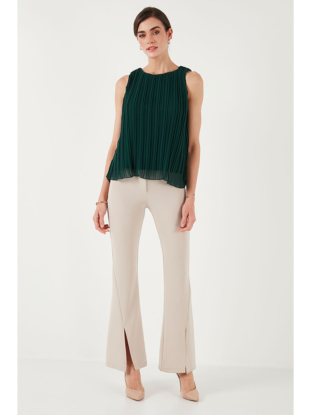 Yeşil Astarlı Kalın Askılı Standart Fit Bisiklet Yaka Şifon Kadın Bluz 611Fb220-2