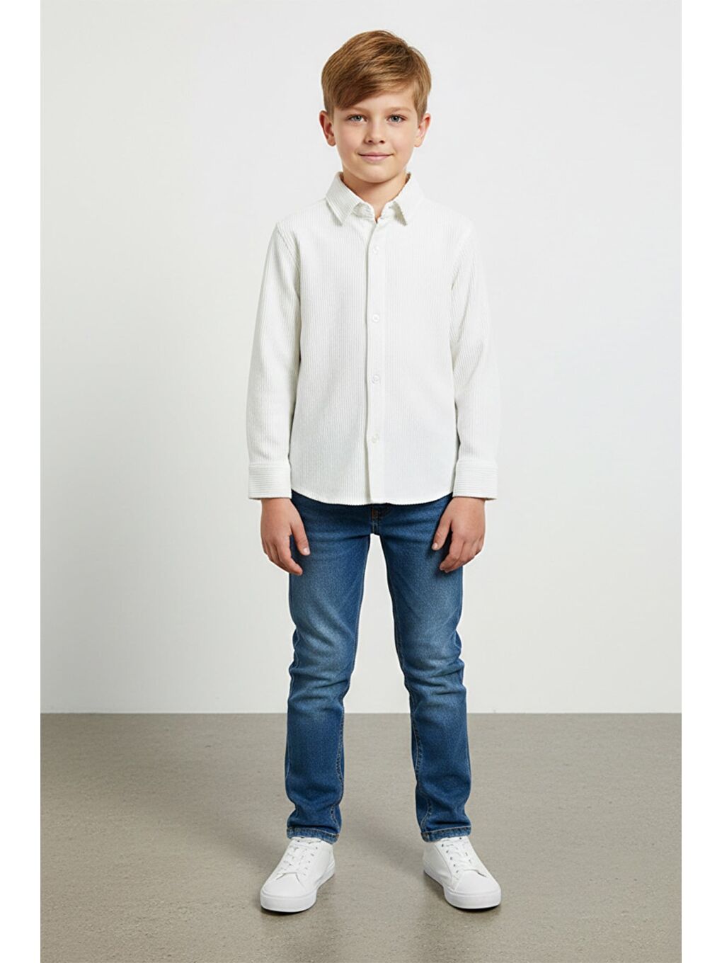 Beyaz Fitilli Düğmeli Erkek Çocuk Gömlek