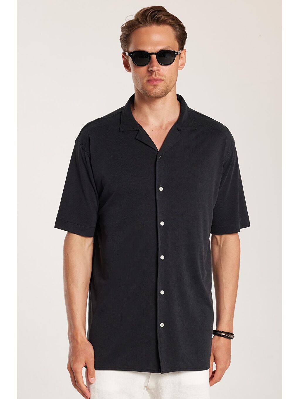 Erkek Relax Fit Modal Kumaş Örme Premium Seri Kısa Kol Apaş Yaka Lacivert Gömlek-3