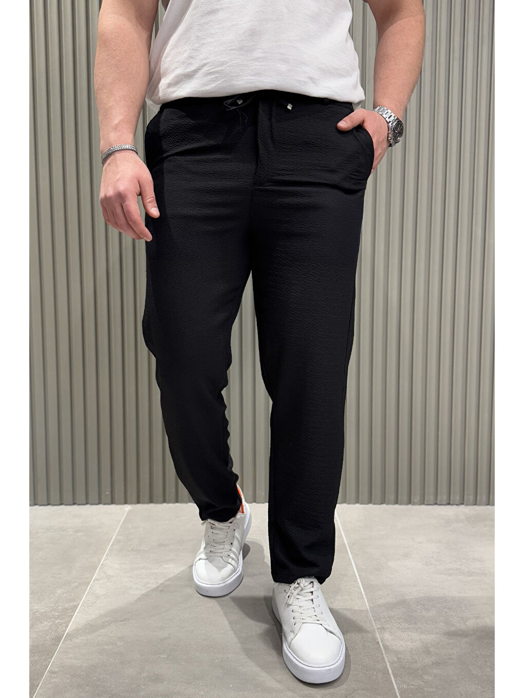 Siyah Bel Bağcıklı Düz Paça  Erkek Pantolon