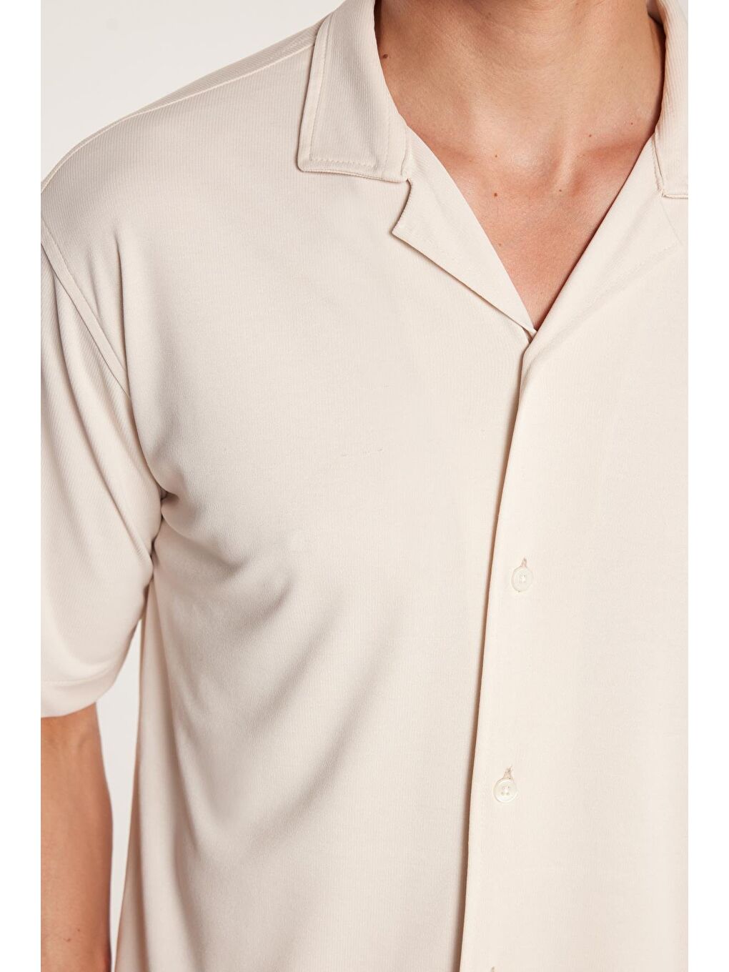 Bej Erkek Relax Fit Modal Kumaş Örme Premium Seri Kısa Kol Apaş Yaka Taş Gömlek-2