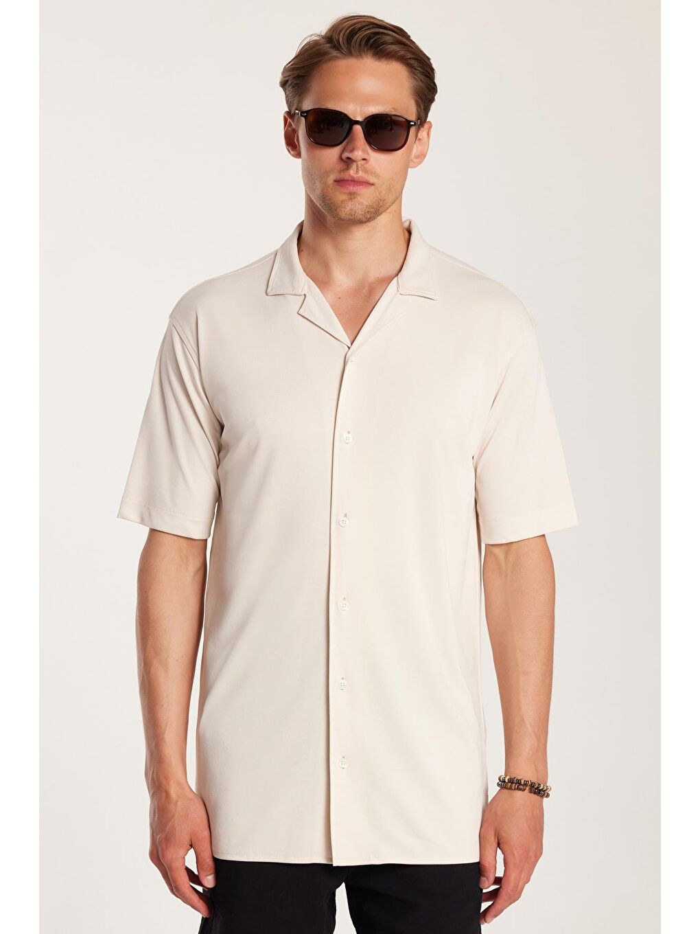Bej Erkek Relax Fit Modal Kumaş Örme Premium Seri Kısa Kol Apaş Yaka Taş Gömlek-3
