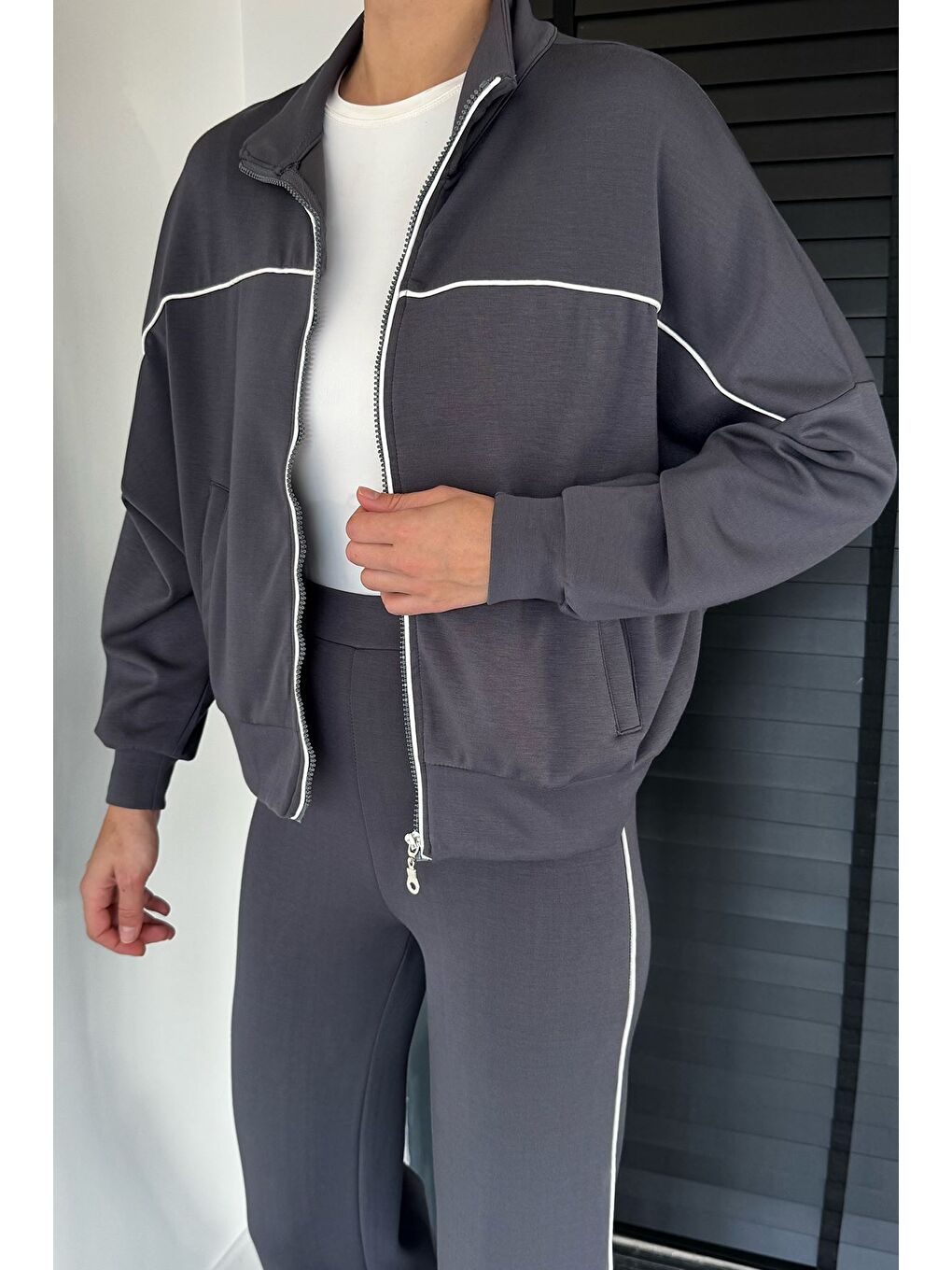 Antrasit Kadın Şerit Detaylı Ön Fermuarlı Oversize Sweat Bel Lastikli Pantolon İkili Takım-1