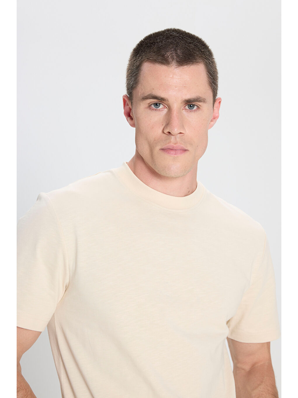 Regular Fit Normal Kesim Bisiklet Yaka %100 Pamuk Bej Tişört-4