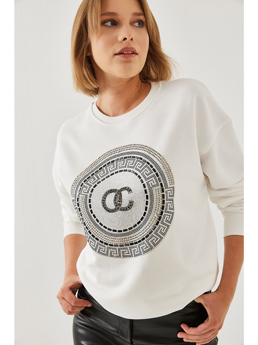 Beyaz Kadın Taş İşlemeli Sweatshirt-4