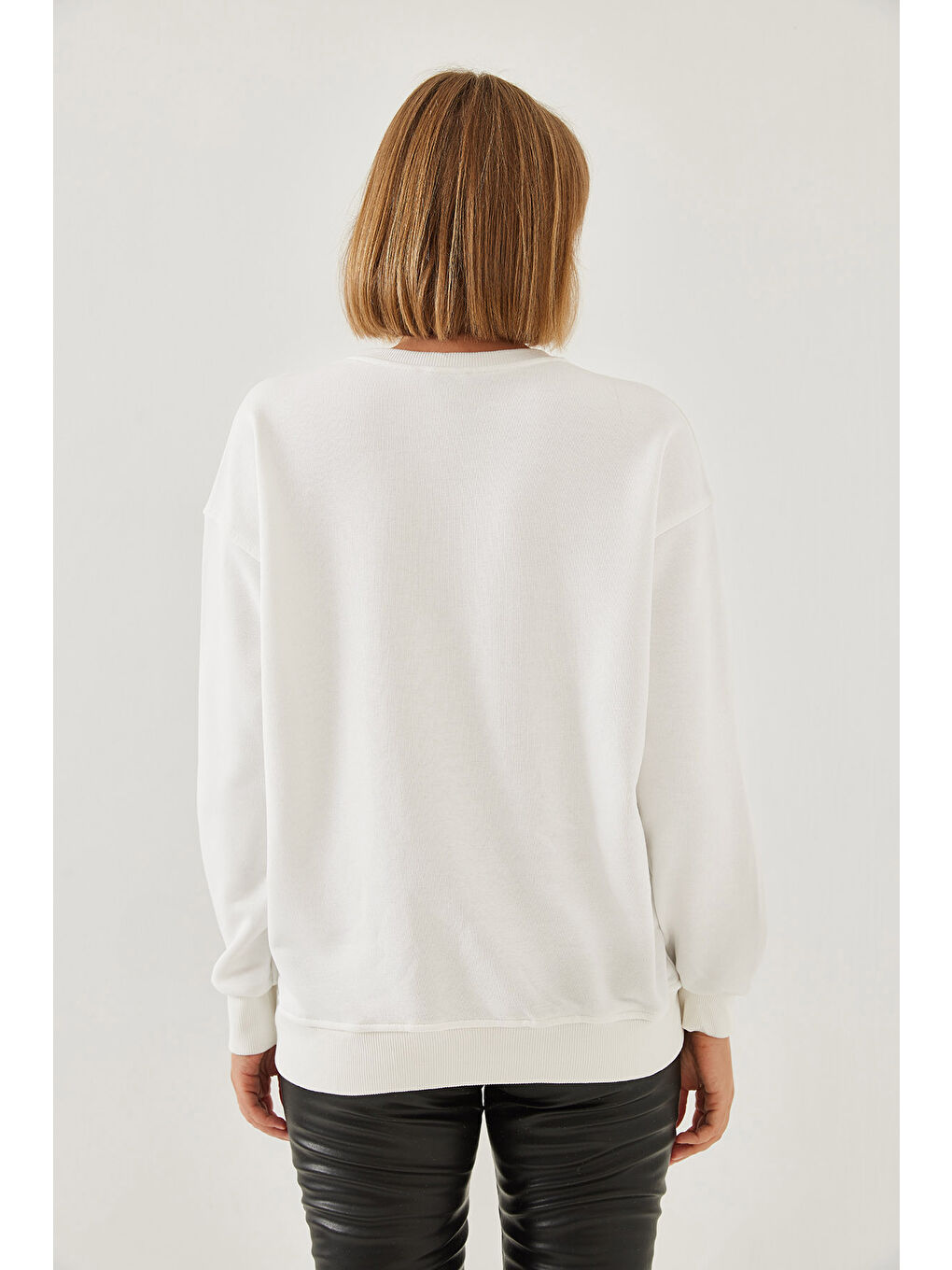 Beyaz Kadın Taş İşlemeli Sweatshirt-5
