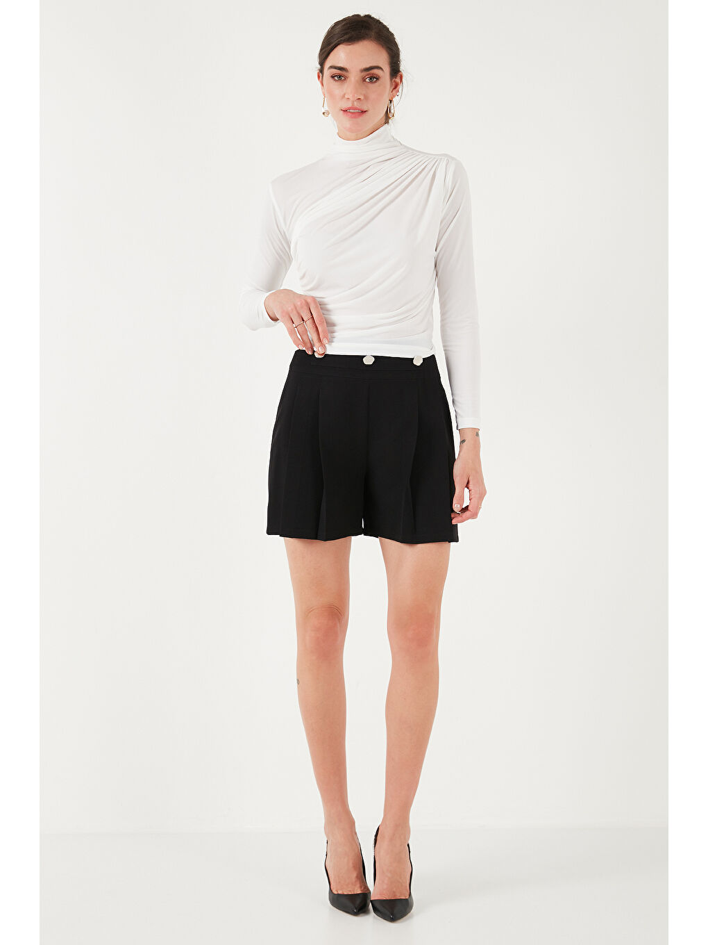 Ekru Streç Büzgü Detaylı Slim Fit Dik Yaka Kadın Bluz 669925-2