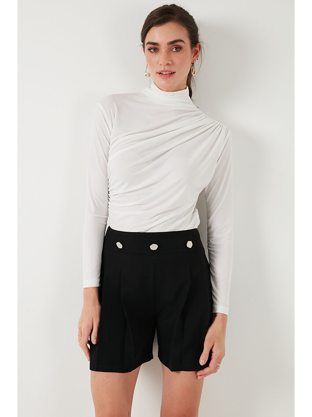 Ekru Streç Büzgü Detaylı Slim Fit Dik Yaka Kadın Bluz 669925-3