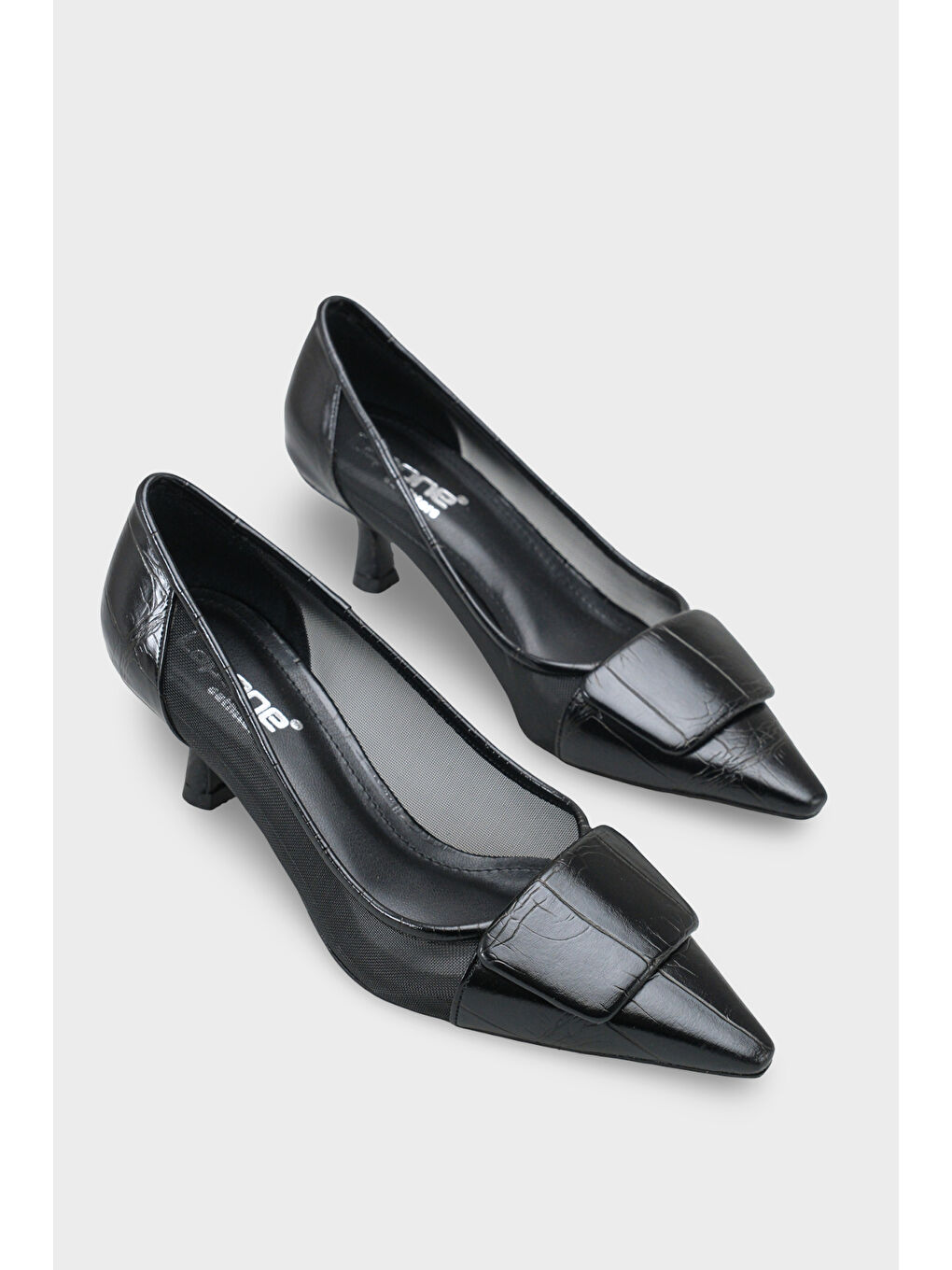 Siyah Fidela Fileli Sivri Burunlu Orta Topuklu Kadın Ayakkabı-1