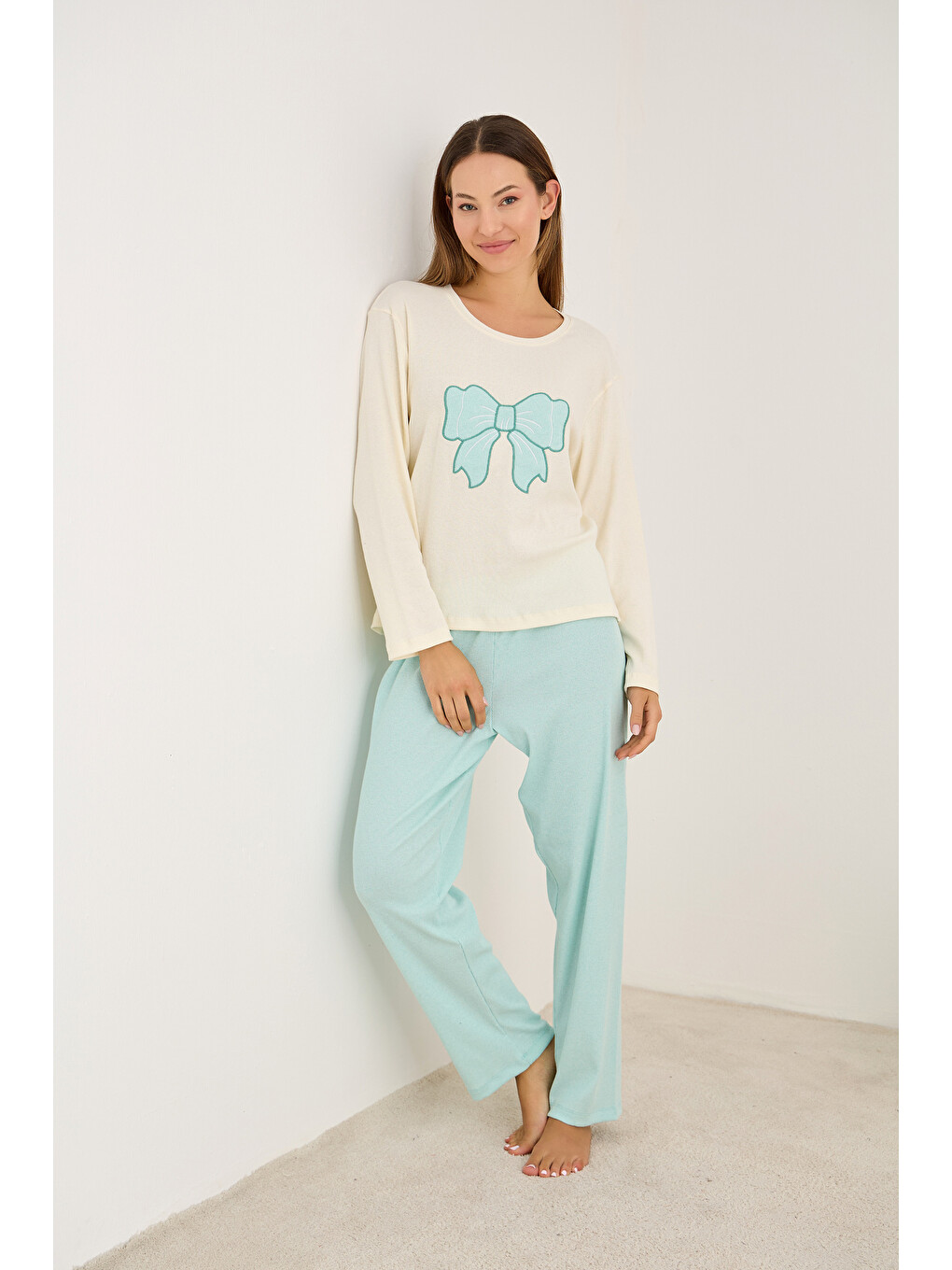 Yeşil Fiyonk Nakışlı Pamuklu Fitilli Kaşkorse Örme Pijama Takım25226012-1