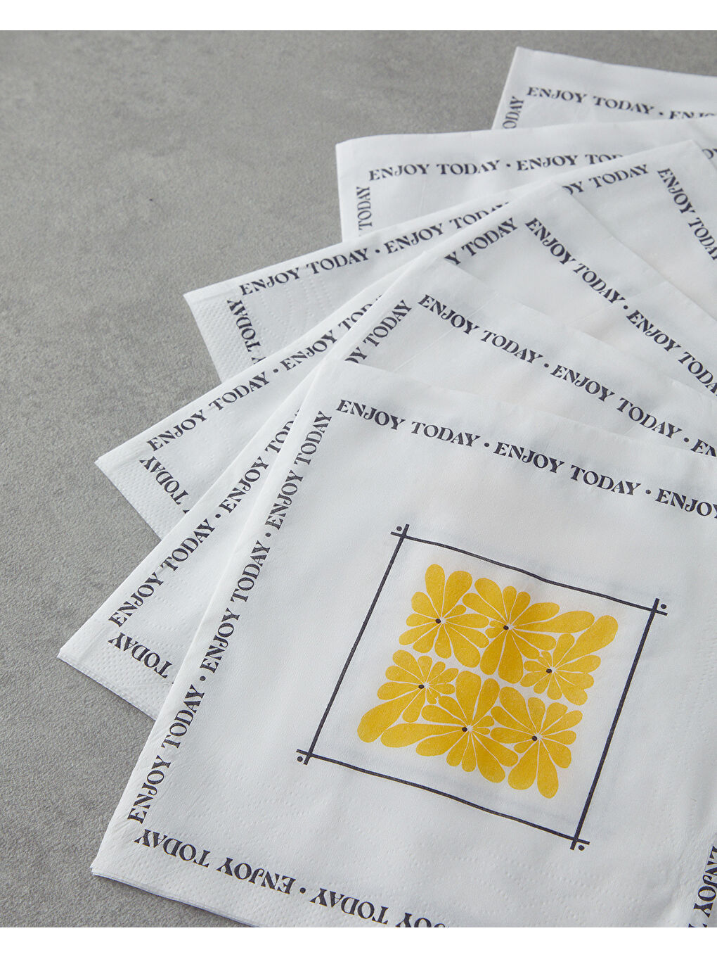 Beyaz Enjoy Today 20'li Kağıt Peçete 33x33 cm Renkli-1