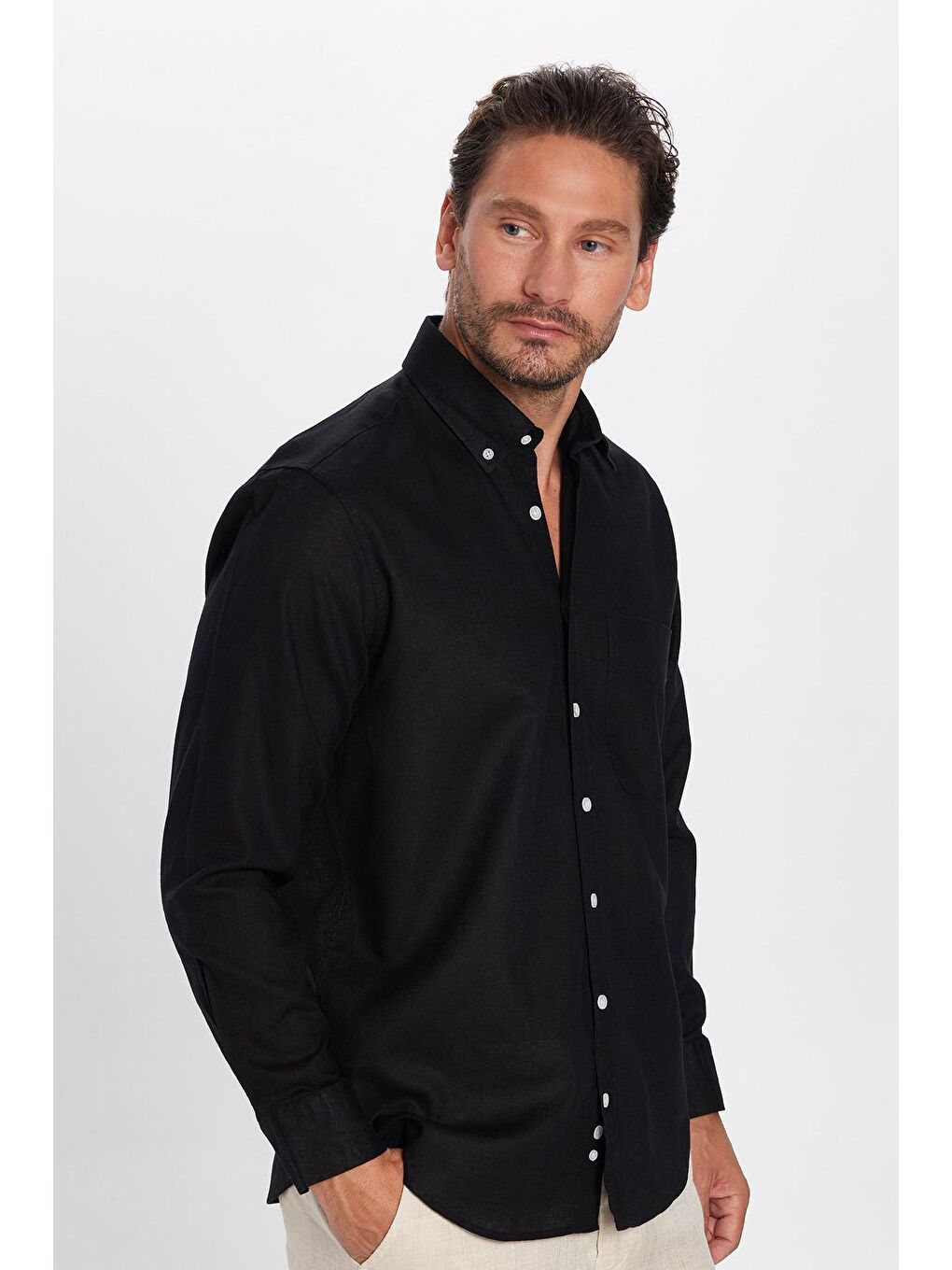 Erkek Regular Fit Klasik Kesim Pamuklu Keten Doku Düğmeli Yaka Siyah Gömlek