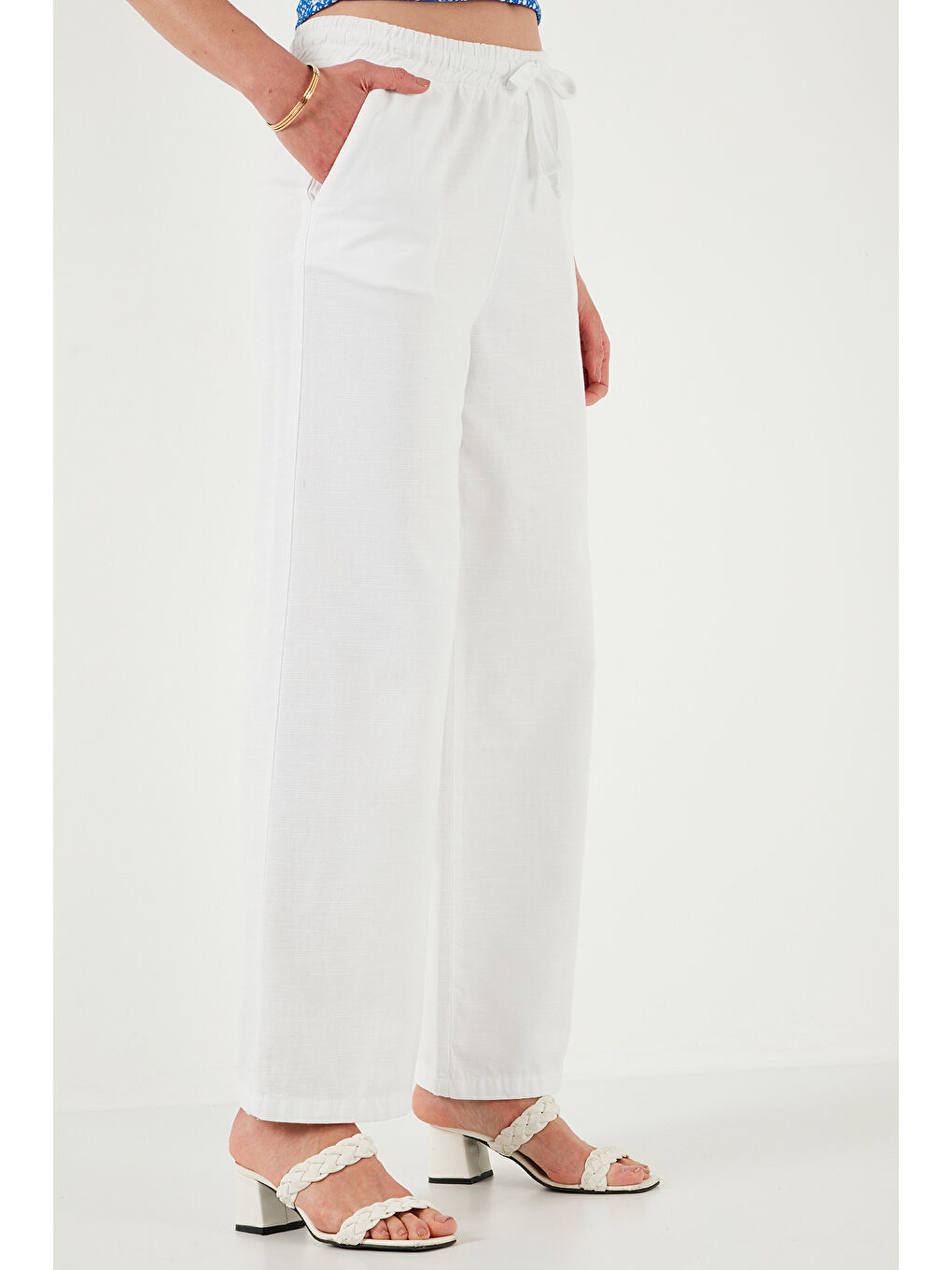 Beyaz Pamuklu Relaxed Fit Yüksek Bel Bol Paça Kadın Pantolon 668Yp5118-3