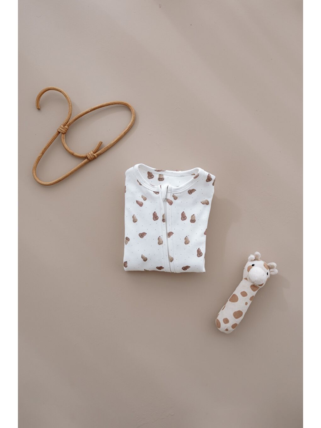 Beyaz Armut Baskılı Calmy Serisi Kendinden Patikli Fermuarlı Tulum-2