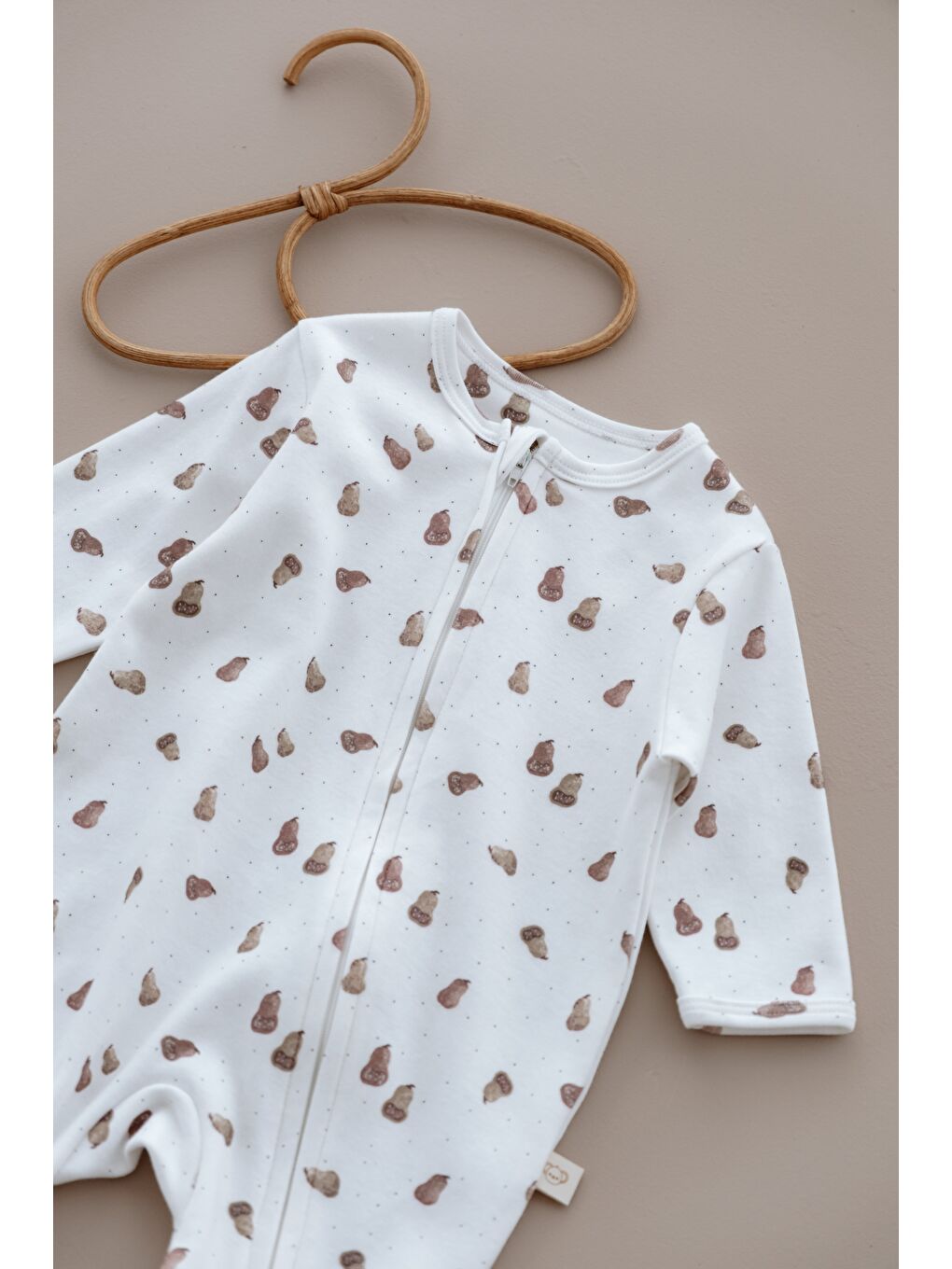 Beyaz Armut Baskılı Calmy Serisi Kendinden Patikli Fermuarlı Tulum-3