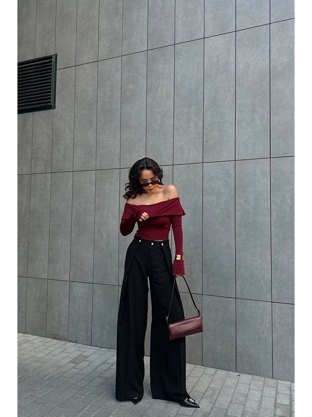 Kadın Bordo Madonna Yaka Uzun Kol Crop 0999-499220-11