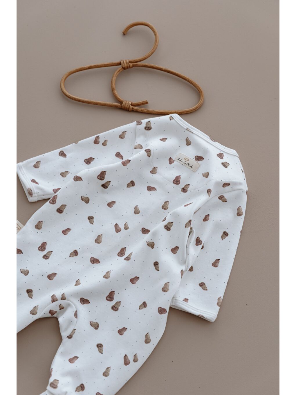 Beyaz Armut Baskılı Calmy Serisi Kendinden Patikli Fermuarlı Tulum-7