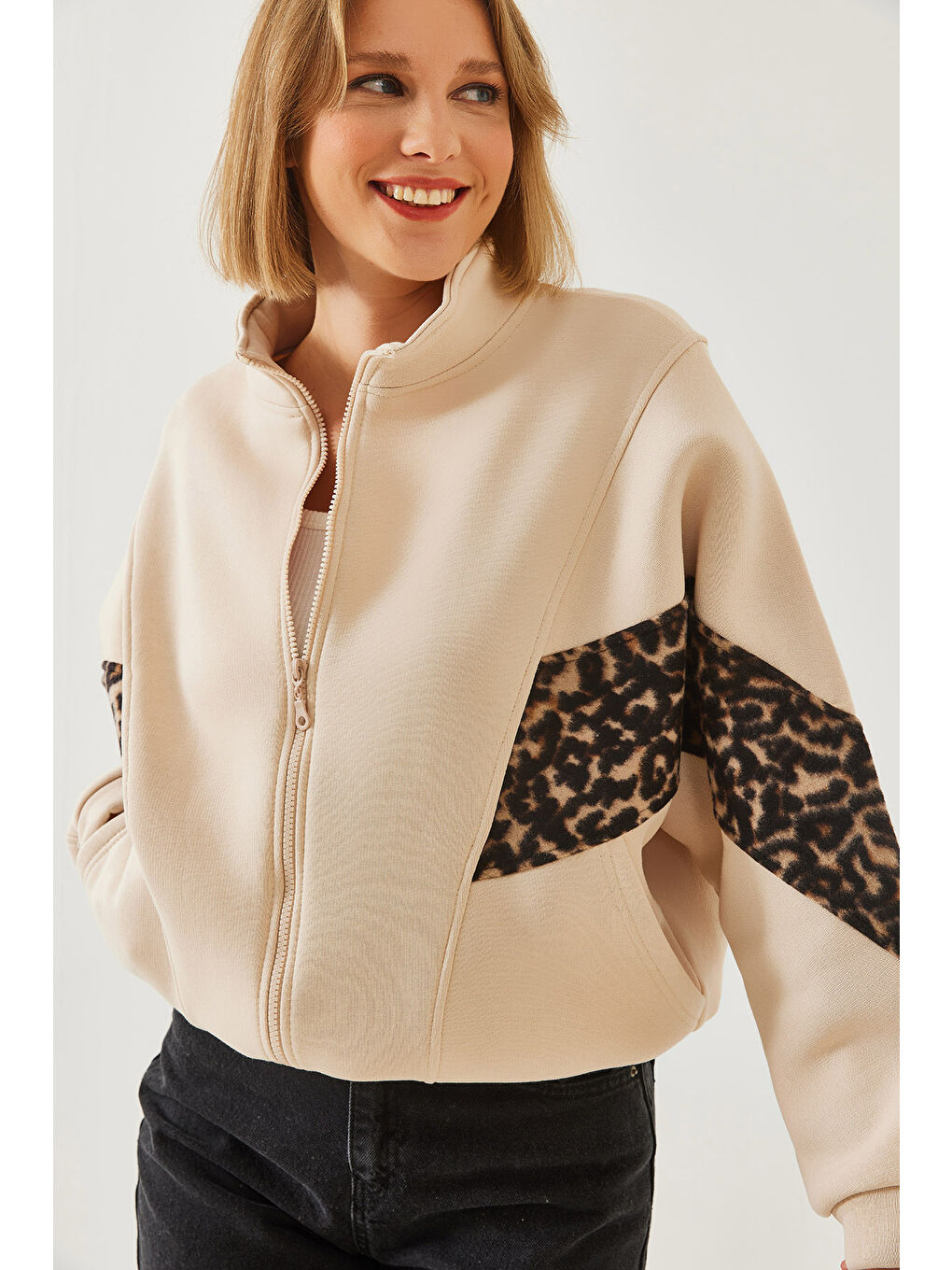 Bej Kadın Leopar Desen Polar Garnili Fermuarlı Hırka-1