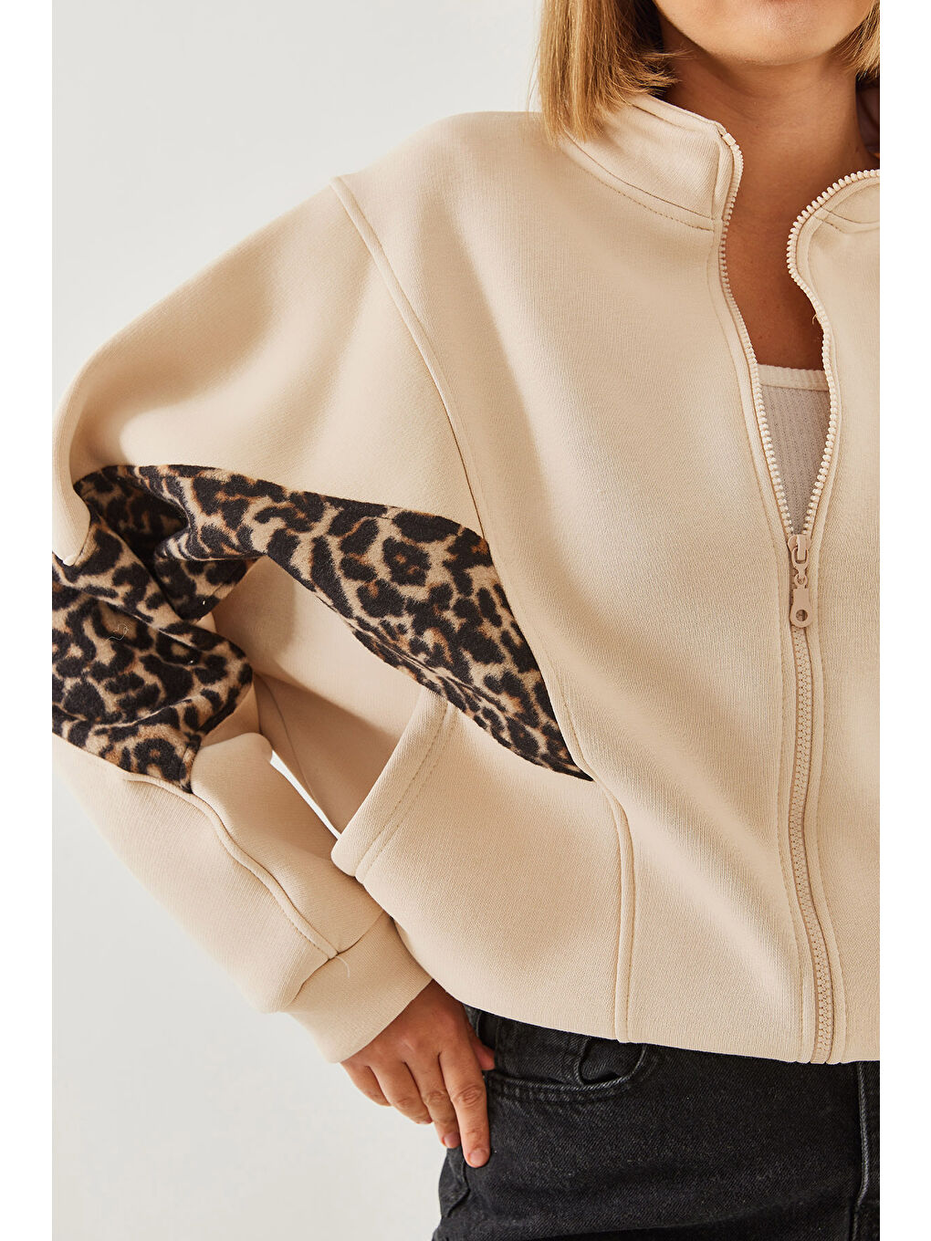 Bej Kadın Leopar Desen Polar Garnili Fermuarlı Hırka-2