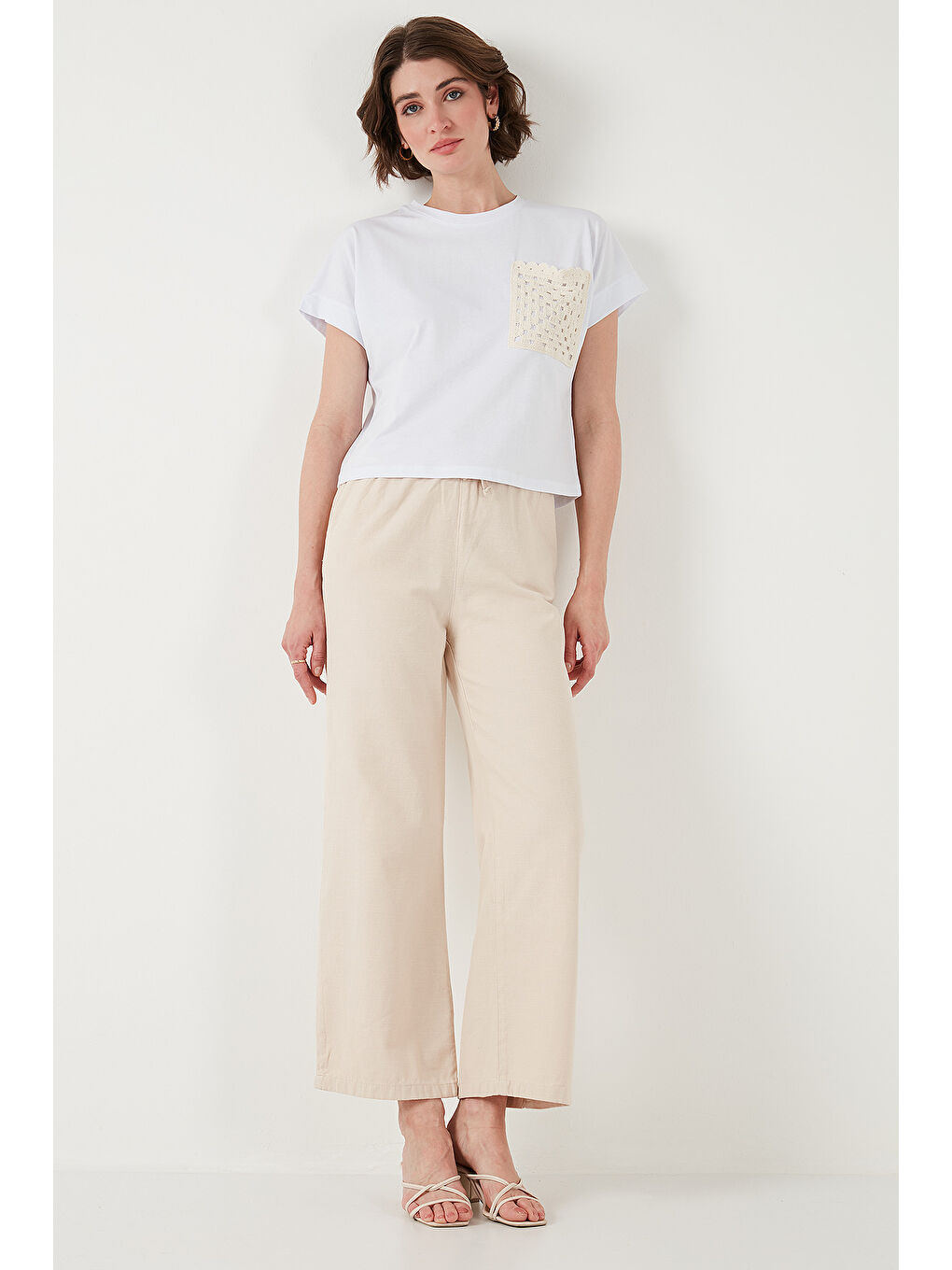 Bej Pamuklu Relaxed Fit Yüksek Bel Bol Paça Kadın Pantolon 668Yp5118-3