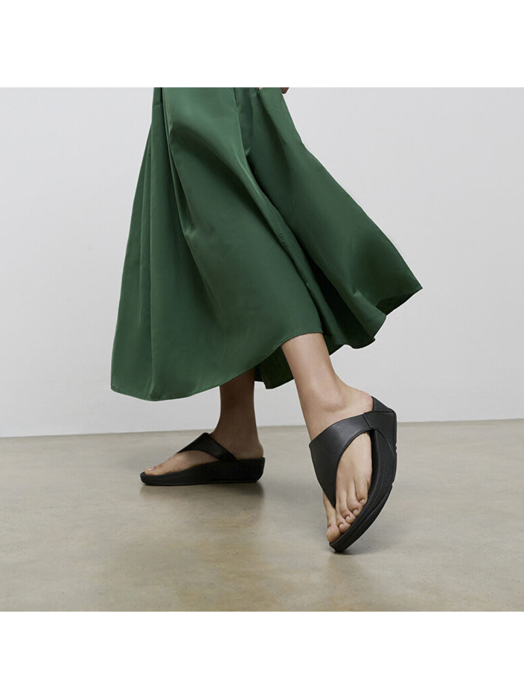 Siyah Kadın Parmak Arası Terlik-2