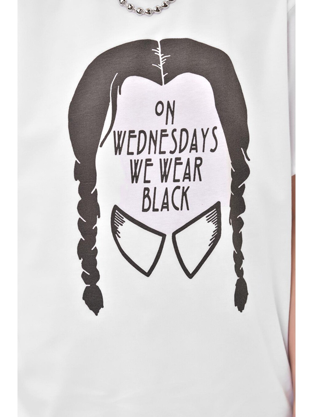 Beyaz Wednesday Baskılı Oversize %100 Pamuk Kadın Tişört-2