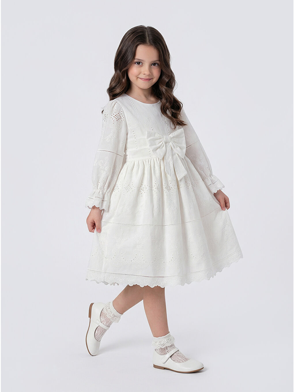 Beyaz Kız Çocuk Uzun Kollu Önü Kurdelalı Fisto Elbise
