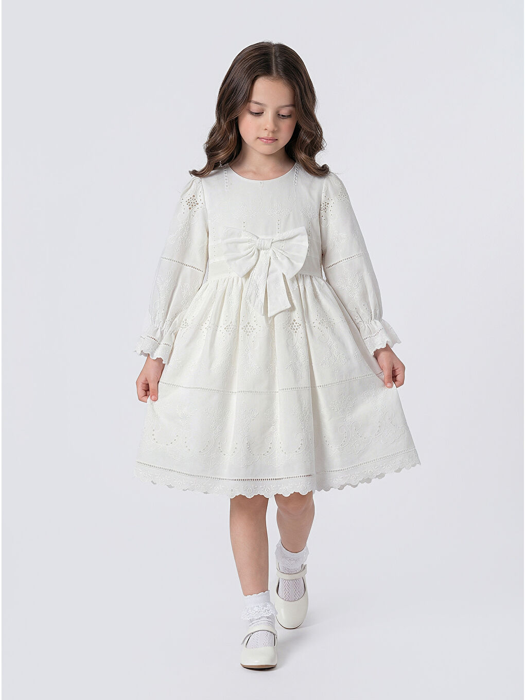 Beyaz Kız Çocuk Uzun Kollu Önü Kurdelalı Fisto Elbise-3