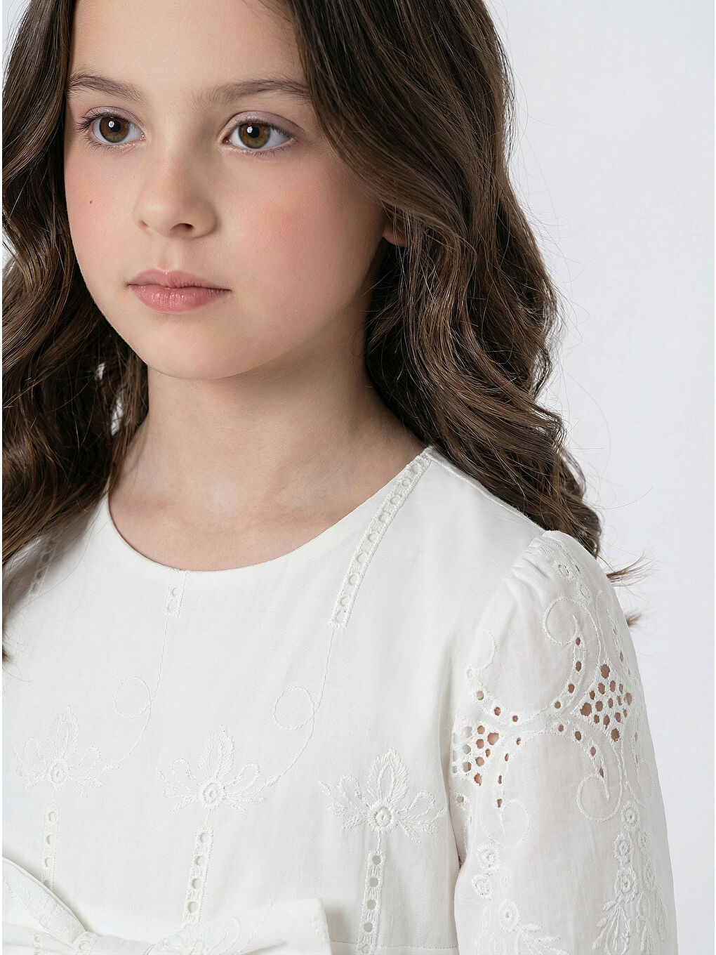 Beyaz Kız Çocuk Uzun Kollu Önü Kurdelalı Fisto Elbise-5