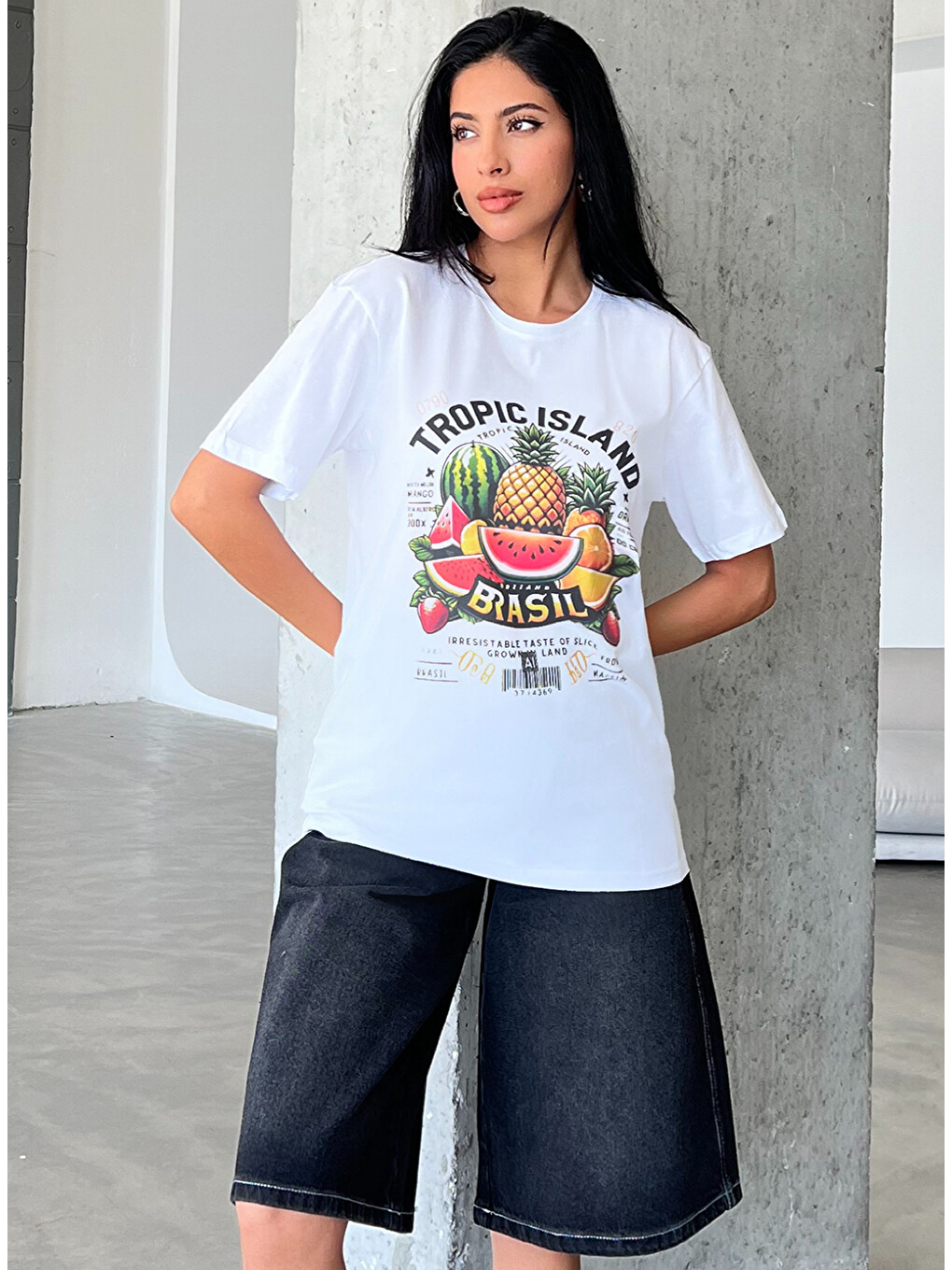 Beyaz Tropic island Baskılı Yapay Zeka Tasarımı Penye Oversize %100 Pamuk Kadın Tişört @BlahxAi-3