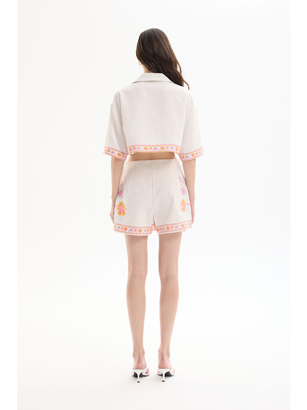 Bej Çita Figürlü Çiçek Nakışlı Keten Crop Gömlek Naturel-4