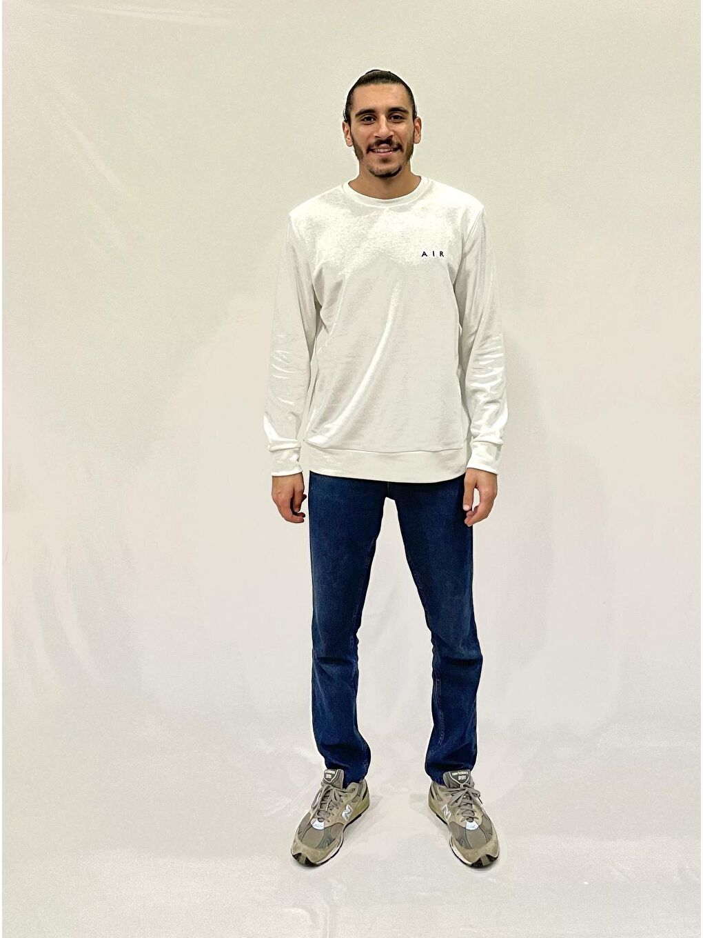 Ekru Erkek Bisiklet Yaka Rahat Kalıp 3 İplik Kalın AİR Nakışlı Sweatshirt SPR24SW33