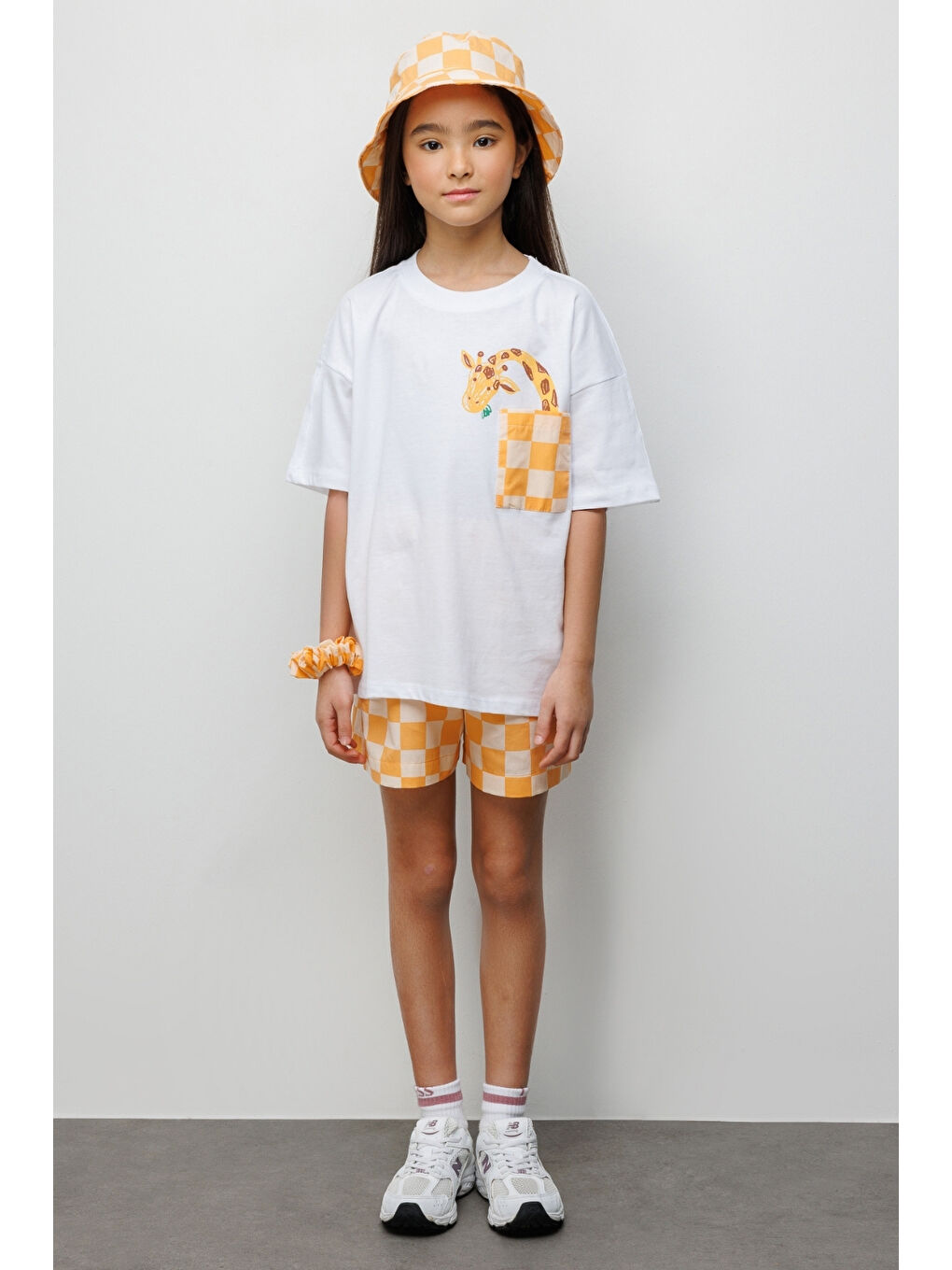 Turuncu Zürafa Figürlü Dama Desenli Çocuk Tişört Şort İkili Takım - Cleo
