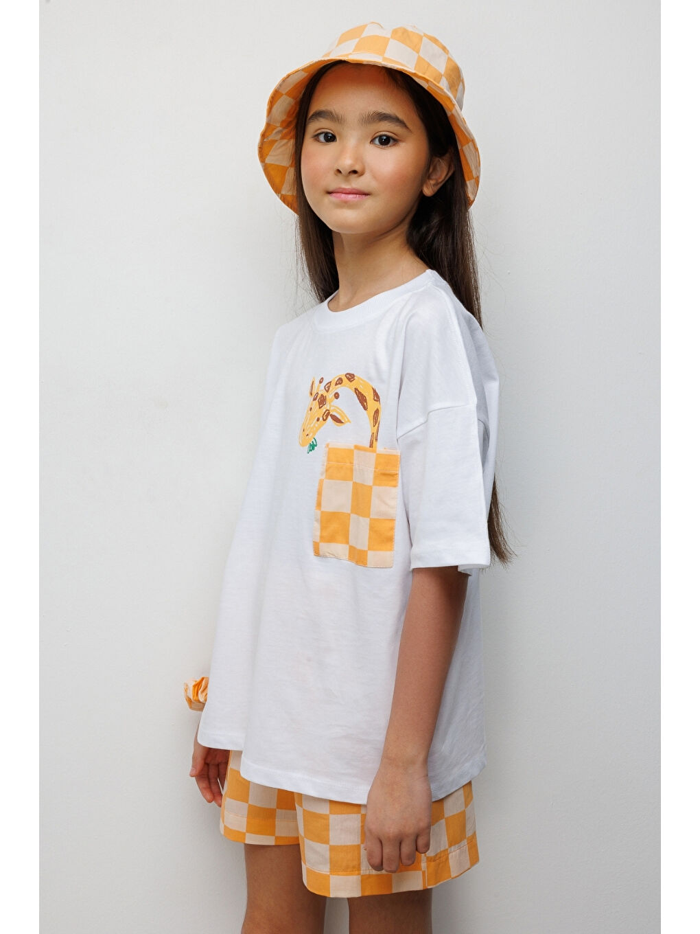 Turuncu Zürafa Figürlü Dama Desenli Çocuk Tişört Şort İkili Takım - Cleo-1