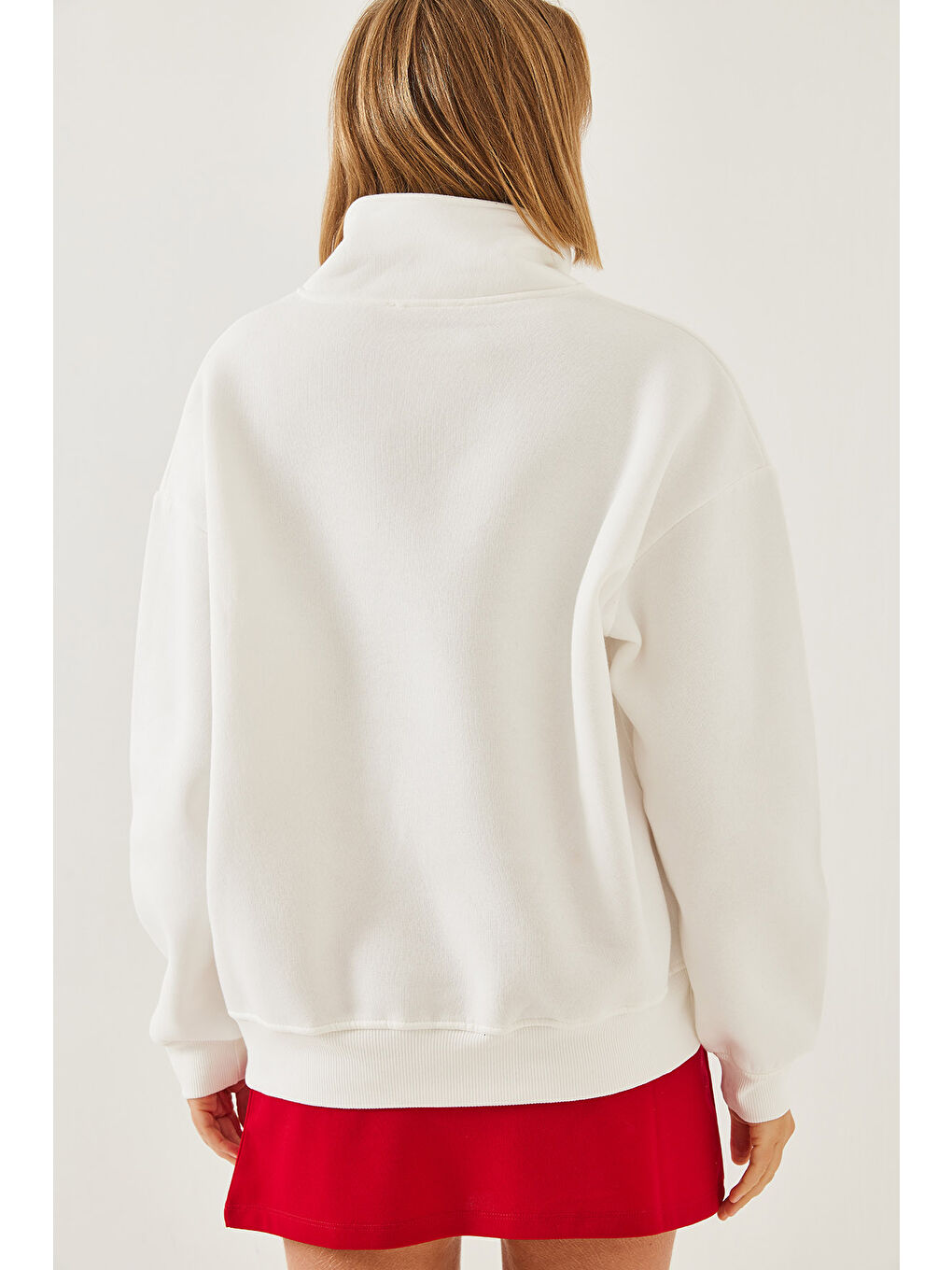 Beyaz Kadın Fermuarlı Üç İplik Şardonlu Sweatshirt-2