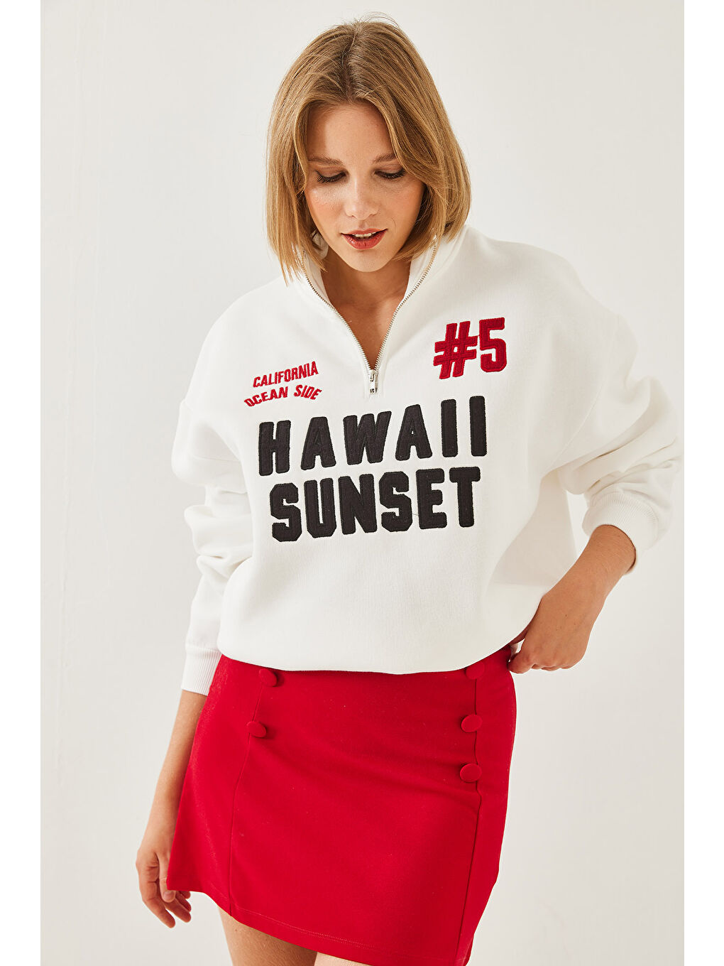 Beyaz Kadın Fermuarlı Üç İplik Şardonlu Sweatshirt-4