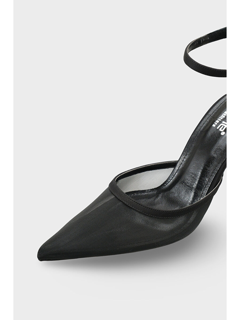 Siyah Letitia Hakiki Deri Astarlı Sivri Burunlu Orta Topuklu File Saten Kadın Ayakkabı-2