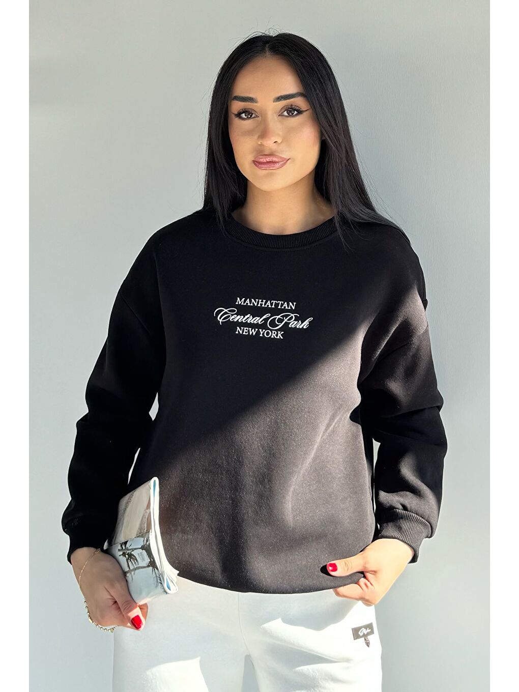 Siyah Kadın Ön Yazı Baskılı Bisiklet Yaka Şardonlu Sweatshirt-1