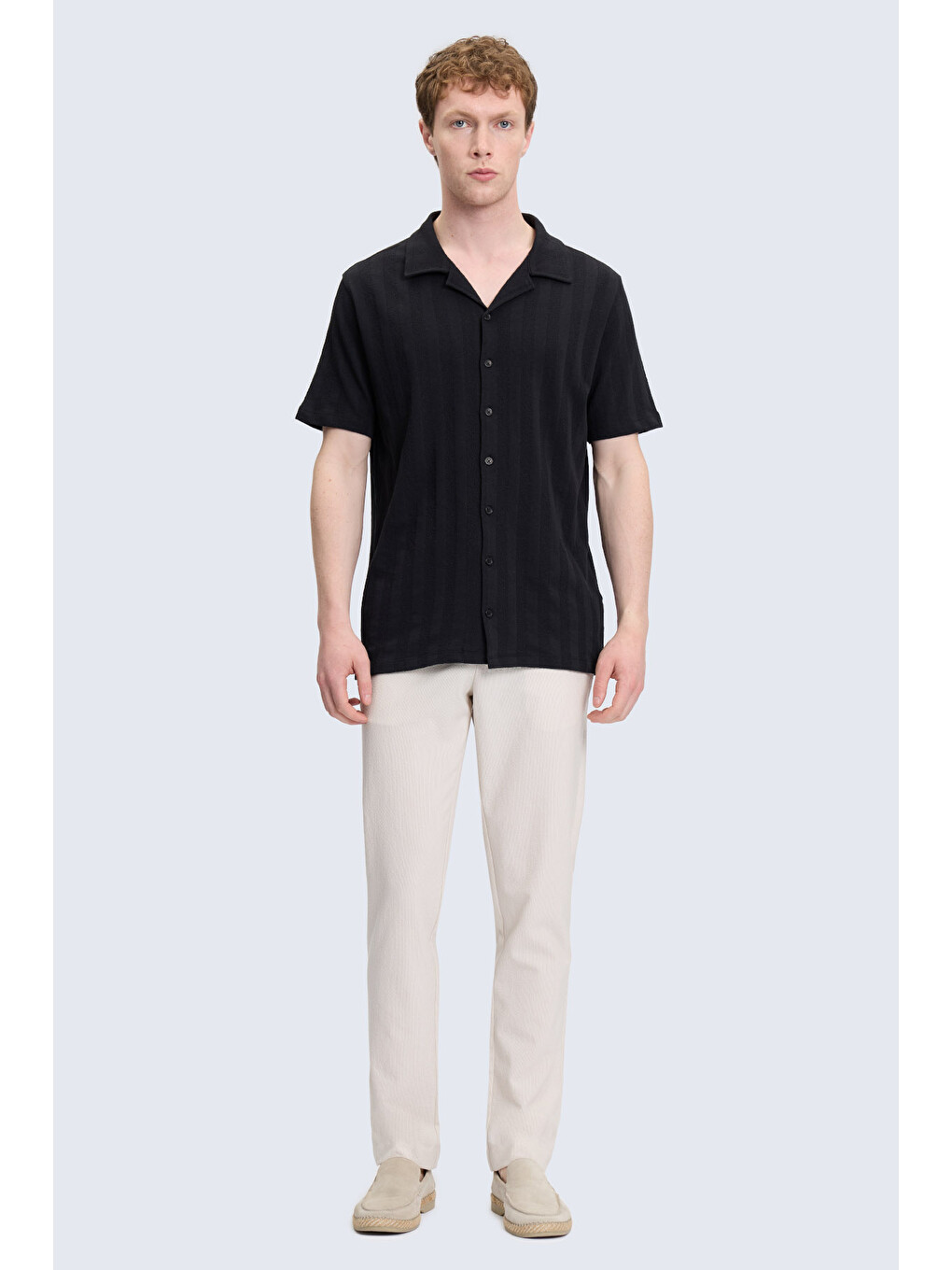 Siyah Regular Fit Apaş Yaka 100% Pamuk Casual Gömlek-1