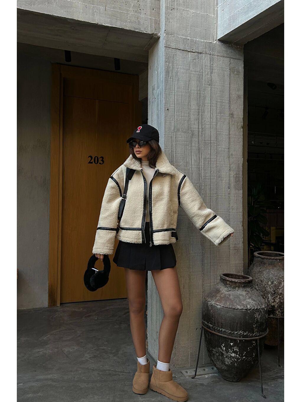 Ekru Kadın Krem Pelüş Crop Mont 1009-0798