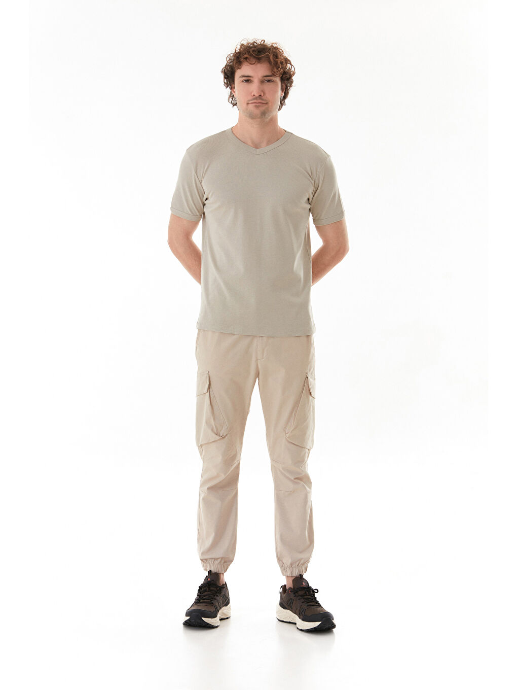 Bej Basic V Yaka Ribanalı Tişört-1