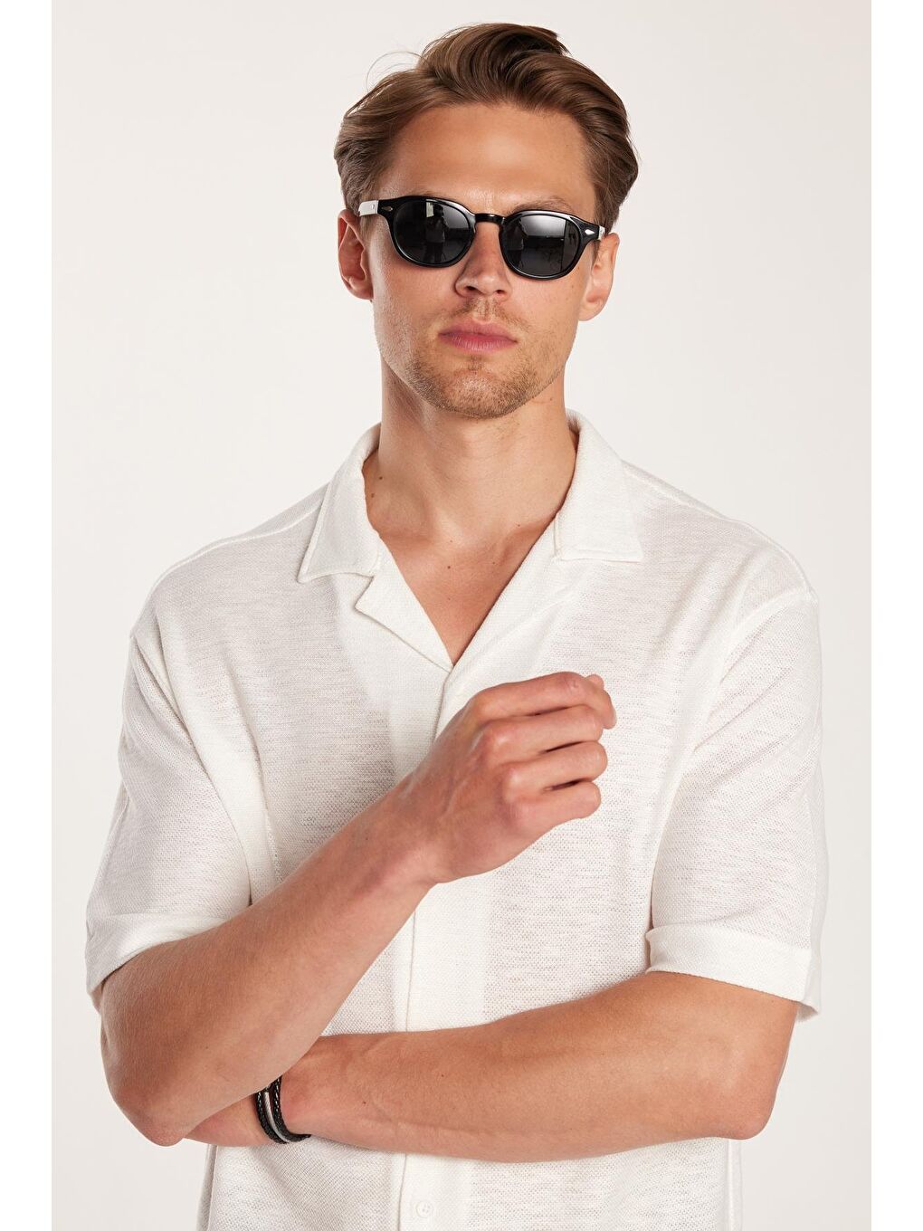 Erkek Relax Fit Rahat Kesim Apaş Yaka Liyosel Kumaş Yumuşak Doku Nefes Alan Rahat Beyaz Gömlek